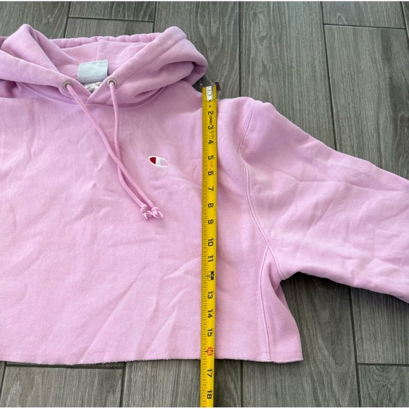 Champion|Light Pink cropped hoodie sweater,small logo•••Size LARGE, athleisure - Picture 12 of 13